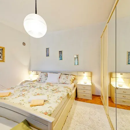 Kota House Apartment